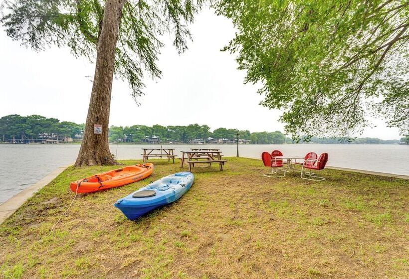 Lakefront Cottage In Clear Springs W/ Deck & Patio