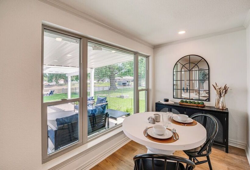 Lakefront Granbury Home W/ Patio, Fire Pit & Dock!