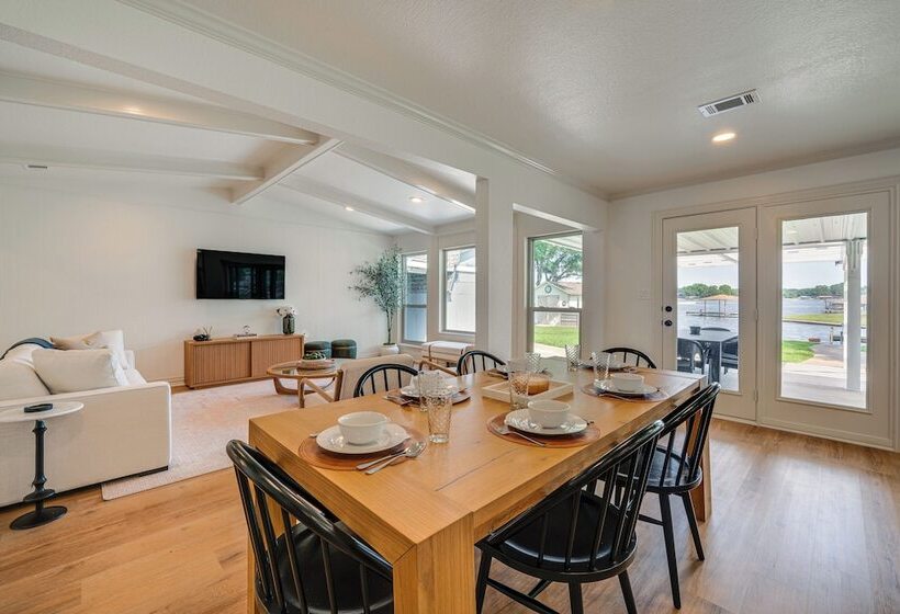 Lakefront Granbury Home W/ Patio, Fire Pit & Dock!