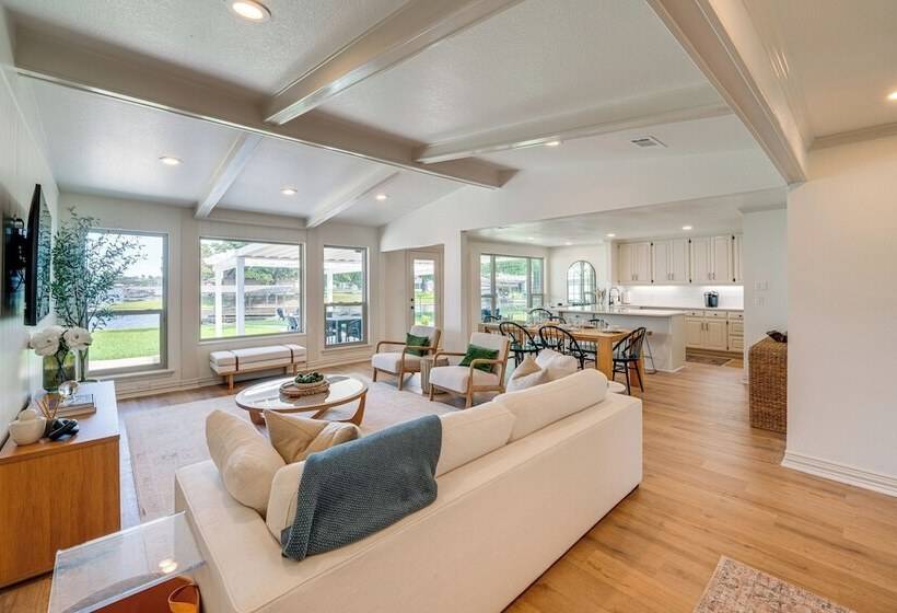 Lakefront Granbury Home W/ Patio, Fire Pit & Dock!