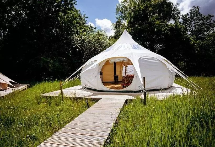 Luxury Glamping Retreat In Battle