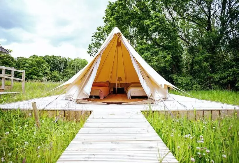Luxury Glamping Retreat In Battle