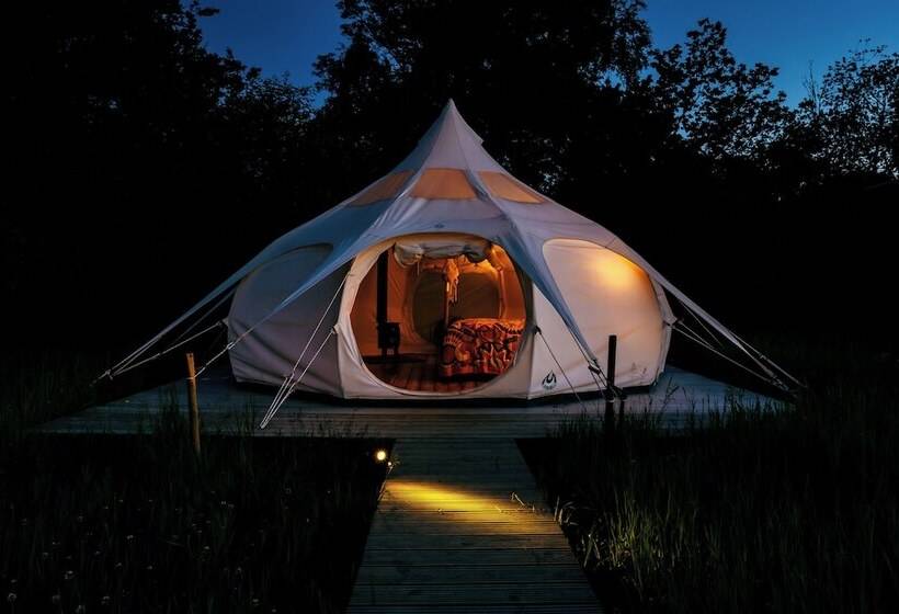 Luxury Glamping Retreat In Battle