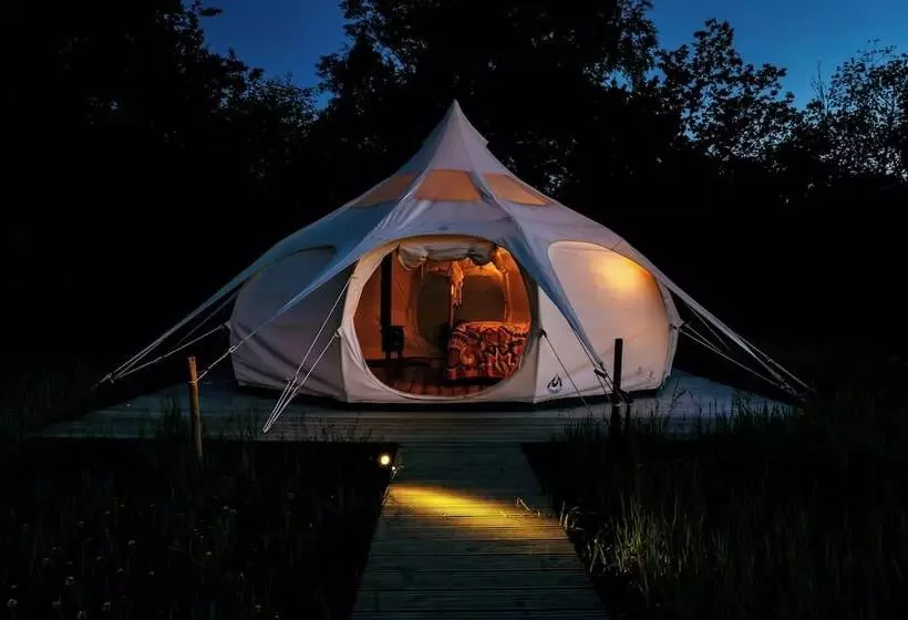 Luxury Glamping Retreat In Battle
