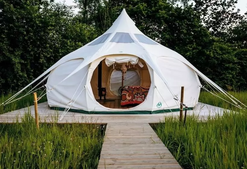 Luxury Glamping Retreat In Battle