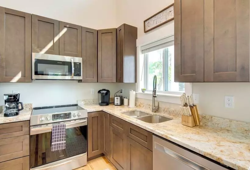 Peaceful Hendersonville Home < 2 Mi To Main St!