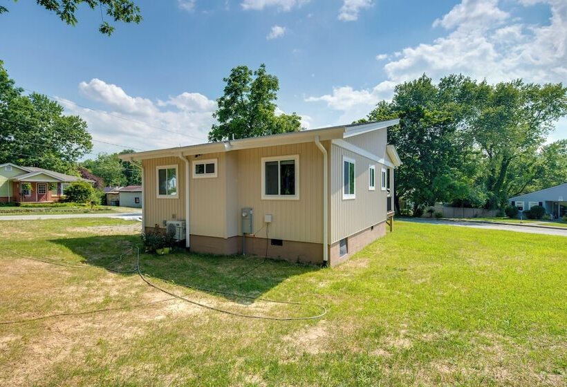 Peaceful Hendersonville Home < 2 Mi To Main St!