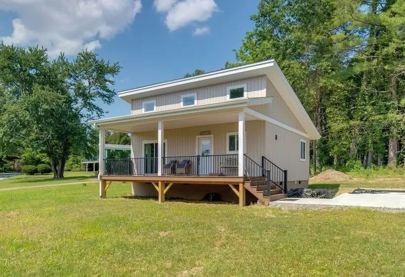 Peaceful Hendersonville Home < 2 Mi To Main St!