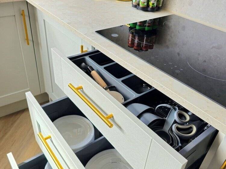 پانسیون Modern Gem With Free Parking