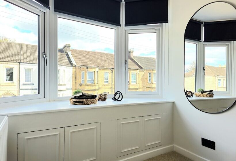 پانسیون Modern Gem With Free Parking