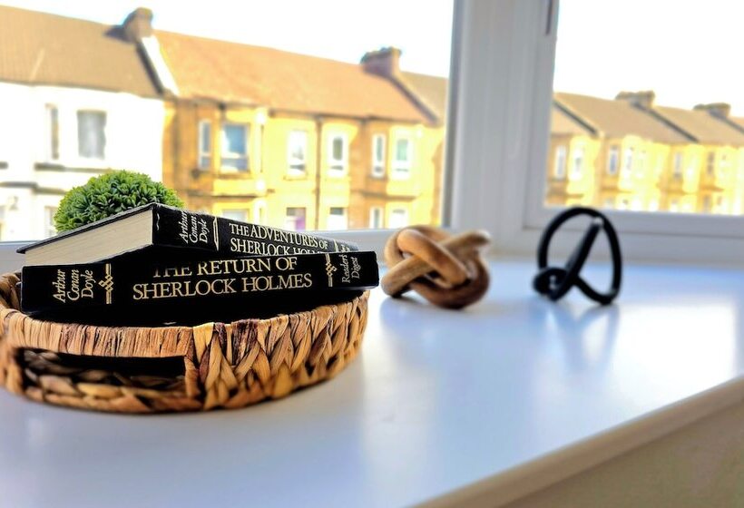 پانسیون Modern Gem With Free Parking