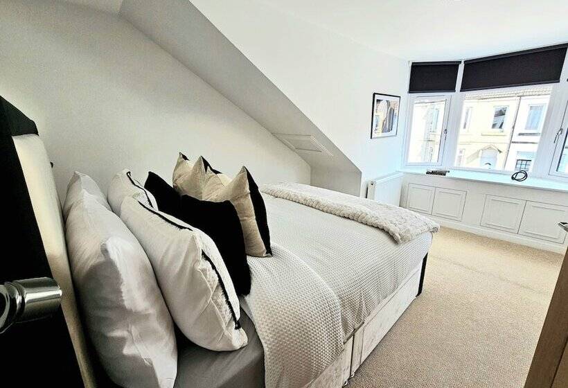 پانسیون Modern Gem With Free Parking