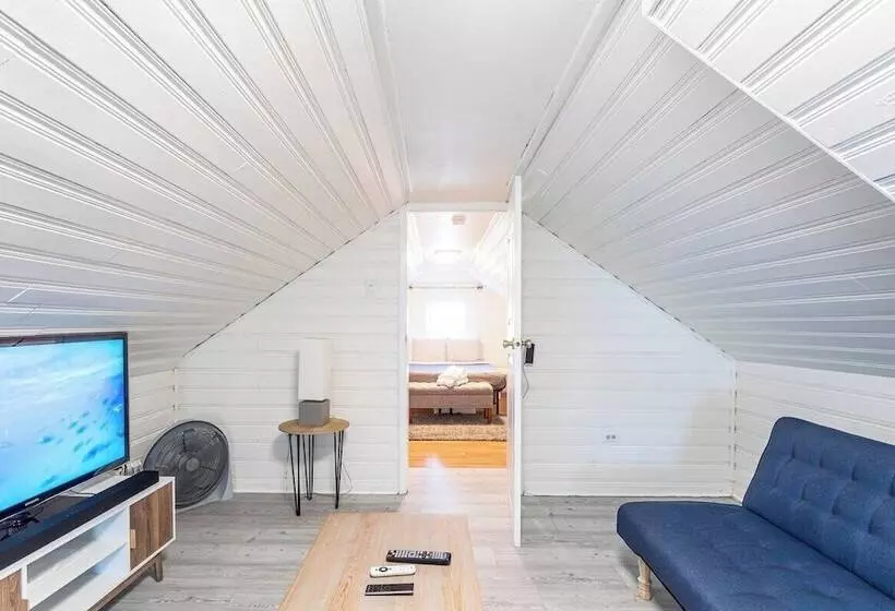 پانسیون Wells Whole House