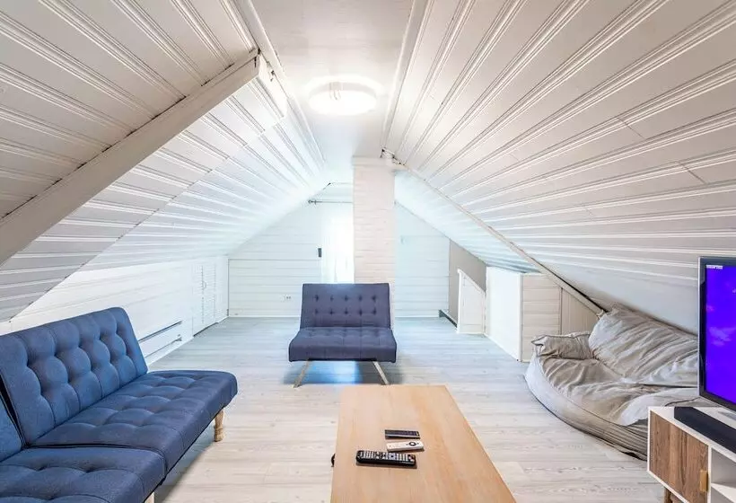 پانسیون Wells Whole House