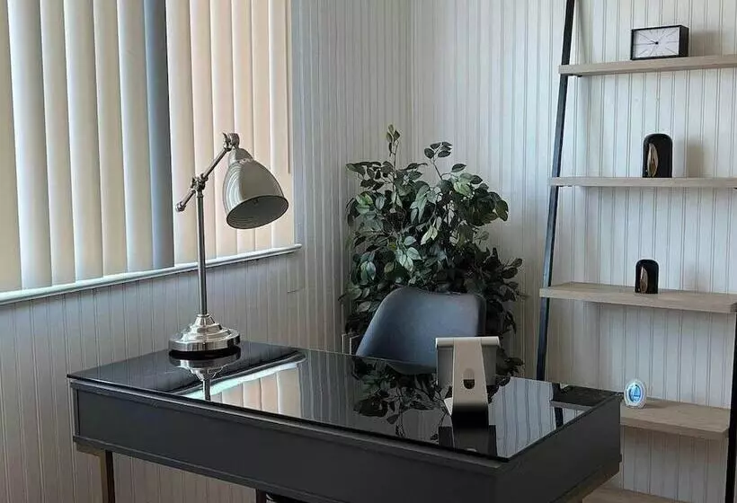 پانسیون Wells Whole House