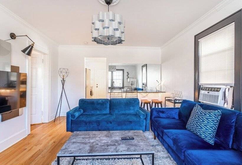 پانسیون Wells Whole House