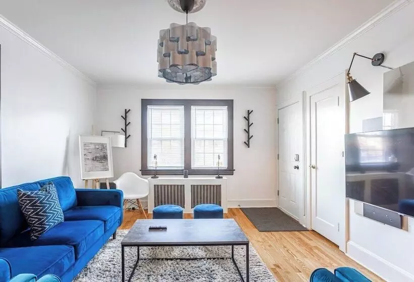 پانسیون Wells Whole House