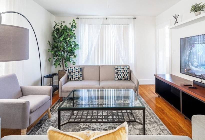 پانسیون Wells Whole House