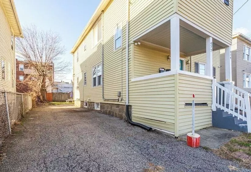 پانسیون Wells Whole House