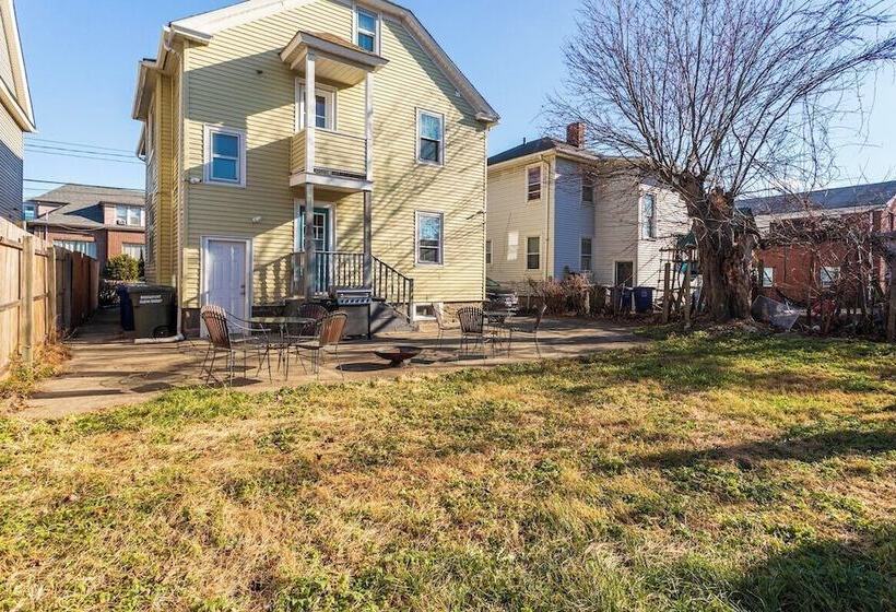 پانسیون Wells Whole House