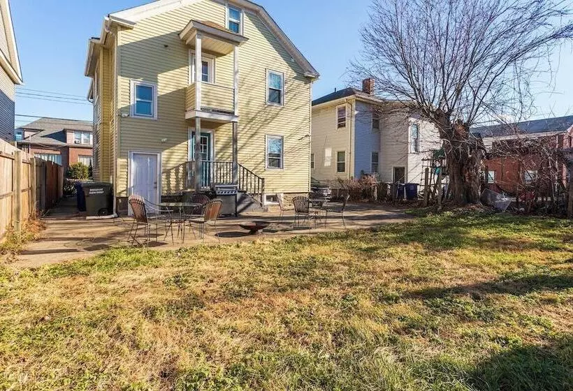 پانسیون Wells Whole House