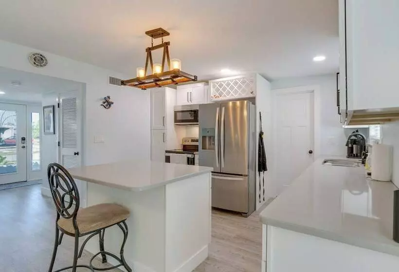 Port Charlotte Canal Front Home W/ Private Pool!