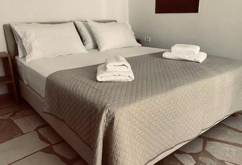 اقامتگاه Apartment In The Heart Of Tinos Town For 4 Guests
