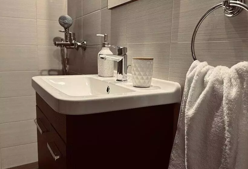اقامتگاه Apartment In The Heart Of Tinos Town For 4 Guests