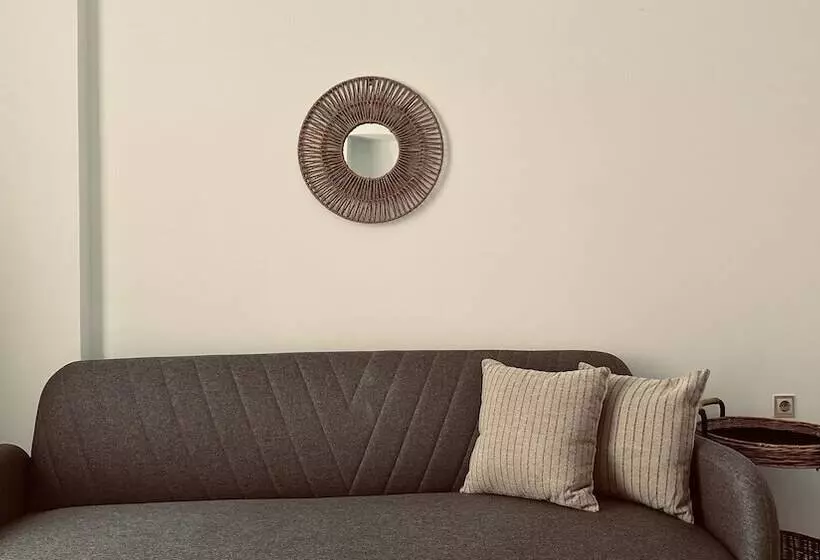 اقامتگاه Apartment In The Heart Of Tinos Town For 4 Guests