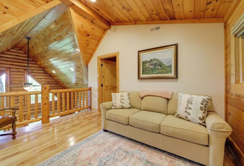 Sunset & Mountain Views: Scenic Sylva Log Cabin!