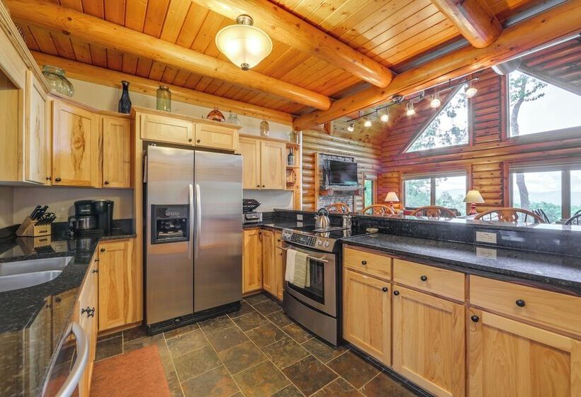 Sunset & Mountain Views: Scenic Sylva Log Cabin!