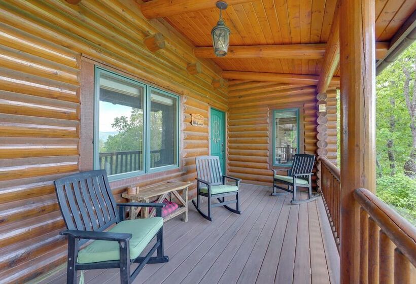 Sunset & Mountain Views: Scenic Sylva Log Cabin!