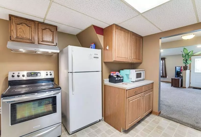 Serene Devils Lake House W/ Deck + Fire Pit!