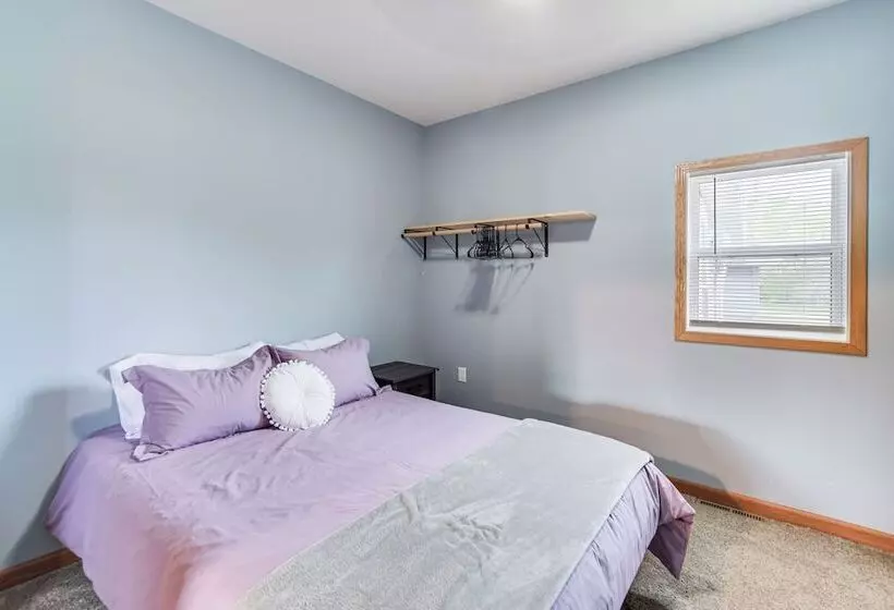 Serene Devils Lake House W/ Deck + Fire Pit!