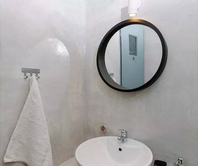 Seven Grapes   Karterados