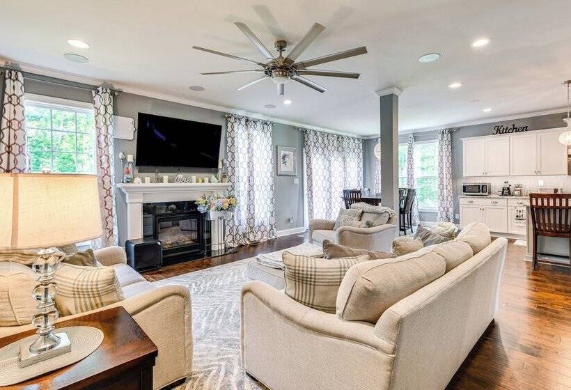 Spacious Chester Home Near Pocahontas State Park!
