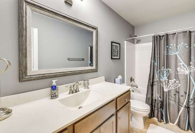 Spacious Chester Home Near Pocahontas State Park!