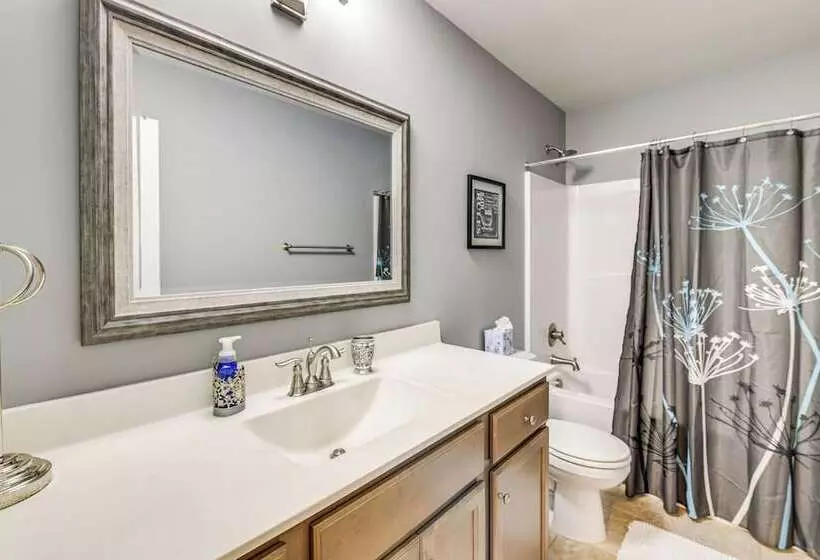 Spacious Chester Home Near Pocahontas State Park!