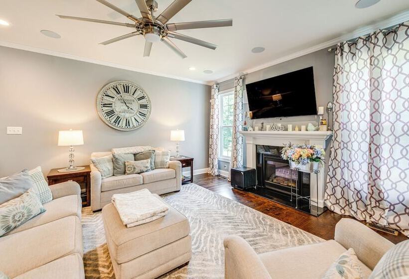 Spacious Chester Home Near Pocahontas State Park!