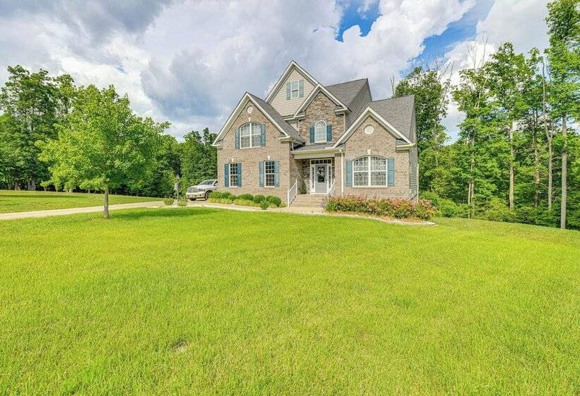 Spacious Chester Home Near Pocahontas State Park!