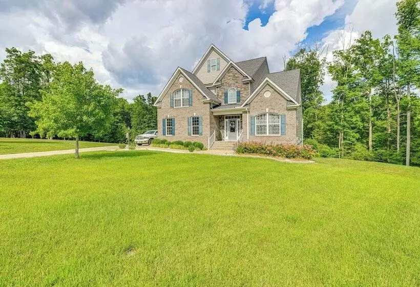Spacious Chester Home Near Pocahontas State Park!