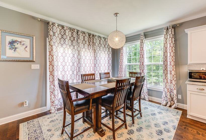 Spacious Chester Home Near Pocahontas State Park!