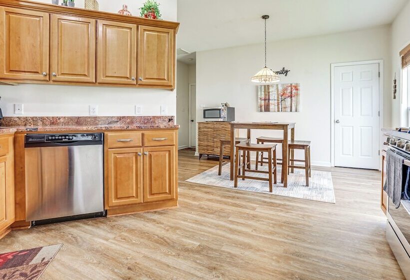 Spacious Frankfort Retreat On Bourbon Trail!