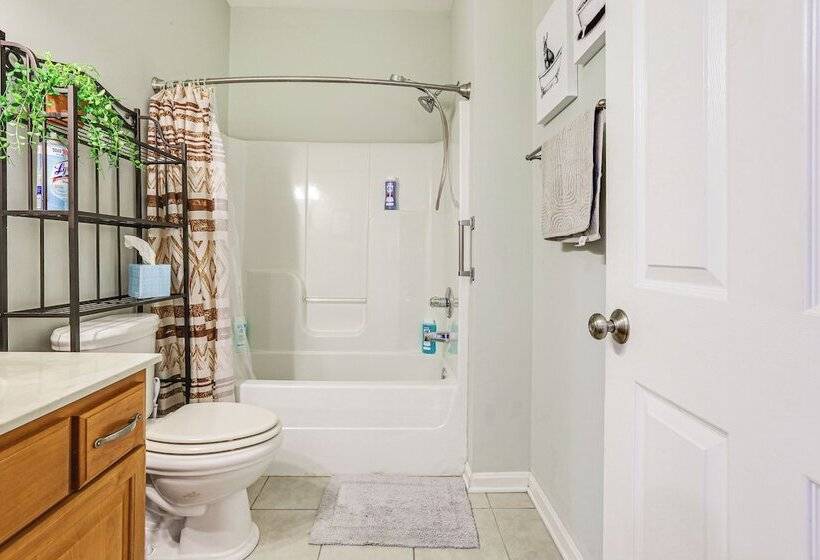 Spacious Frankfort Retreat On Bourbon Trail!