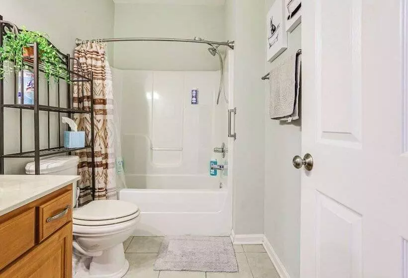 Spacious Frankfort Retreat On Bourbon Trail!