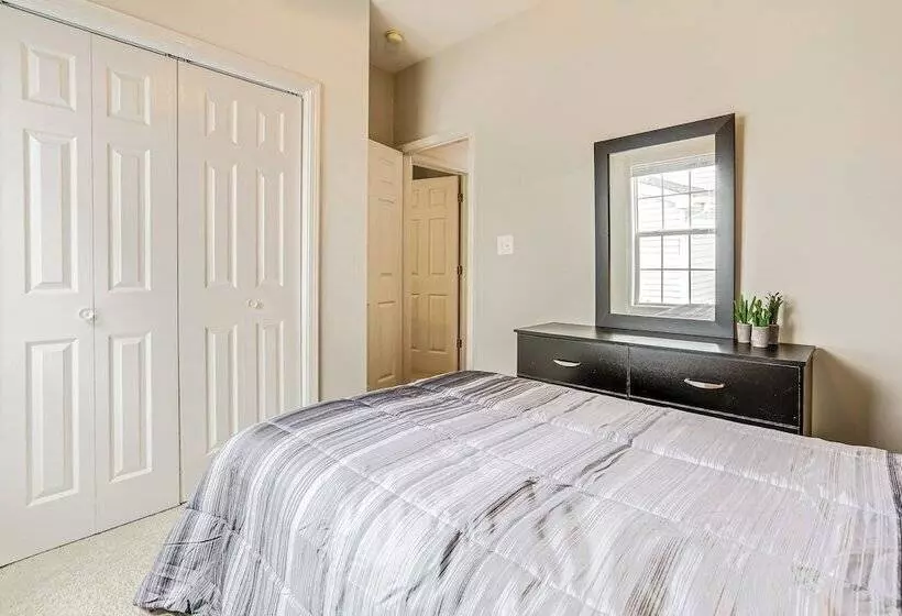 Spacious Frankfort Retreat On Bourbon Trail!