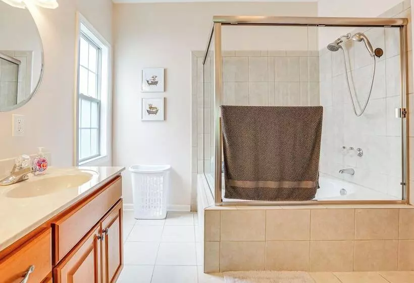 Spacious Frankfort Retreat On Bourbon Trail!