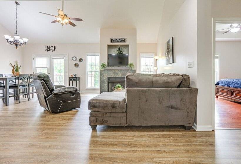 Spacious Frankfort Retreat On Bourbon Trail!