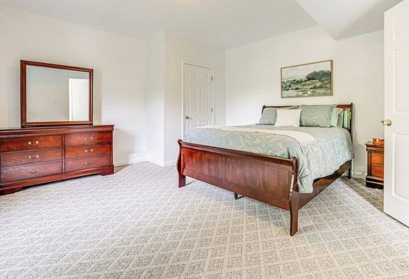 Spacious Frankfort Retreat On Bourbon Trail!