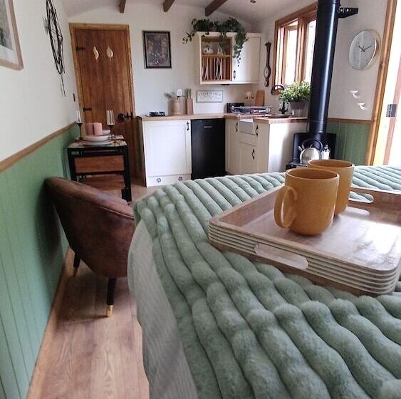 The Botanist Luxury Cabin With Hot Tub Near York